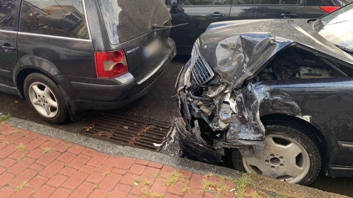 В Киеве на Антоновича неадекватный водитель растрощил на своем пути пять автомобилей