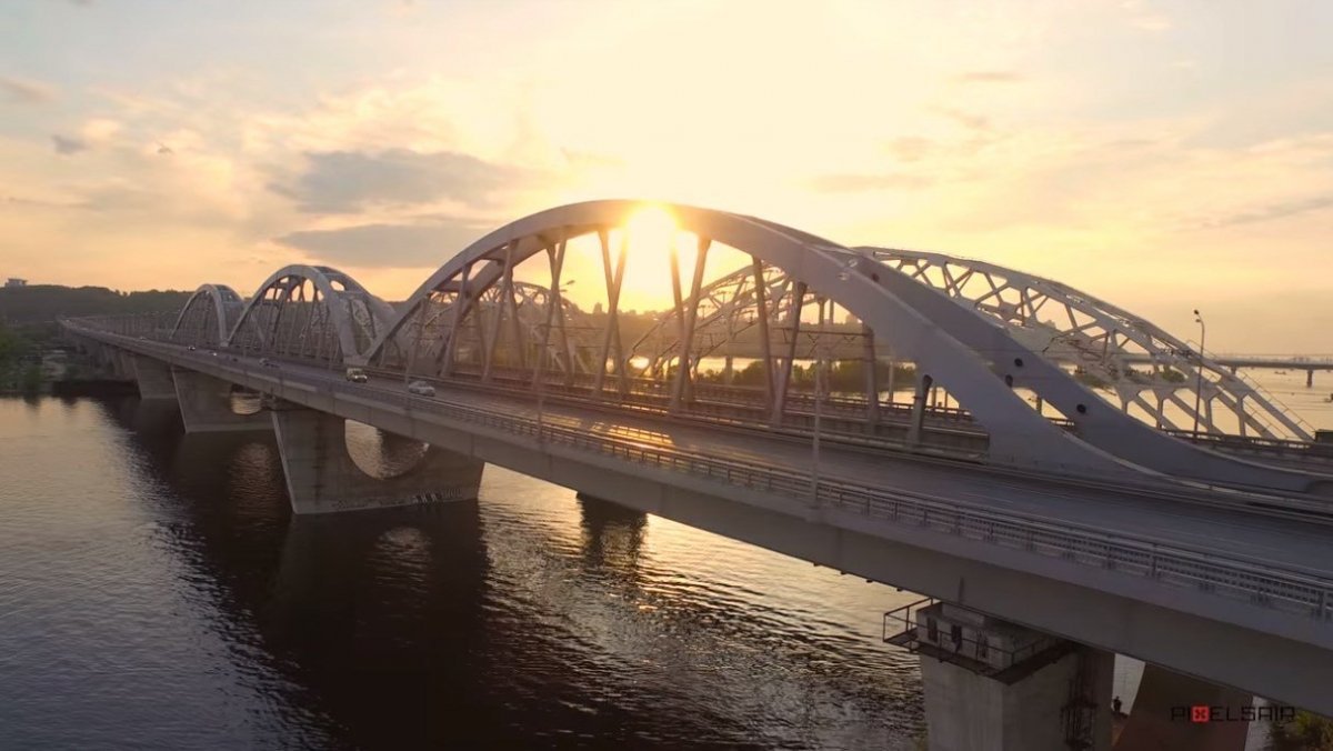 В Киеве на три дня частично перекроют Дарницкий мост