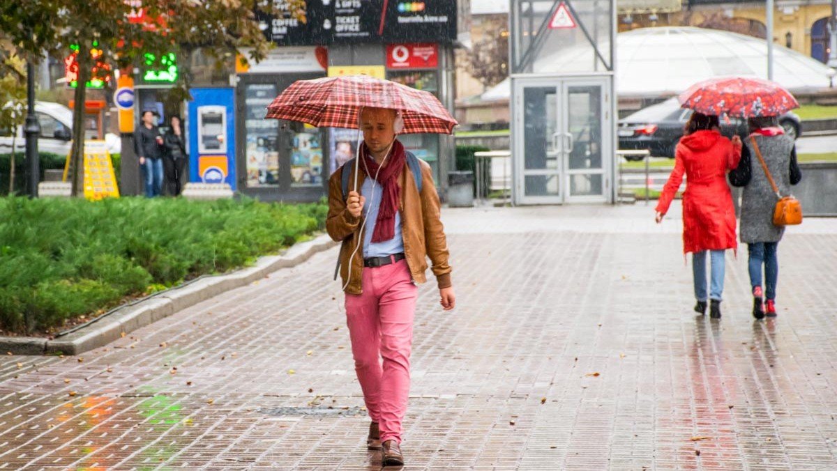 Погода на 2 октября: дождь не хочет уходить из Киева