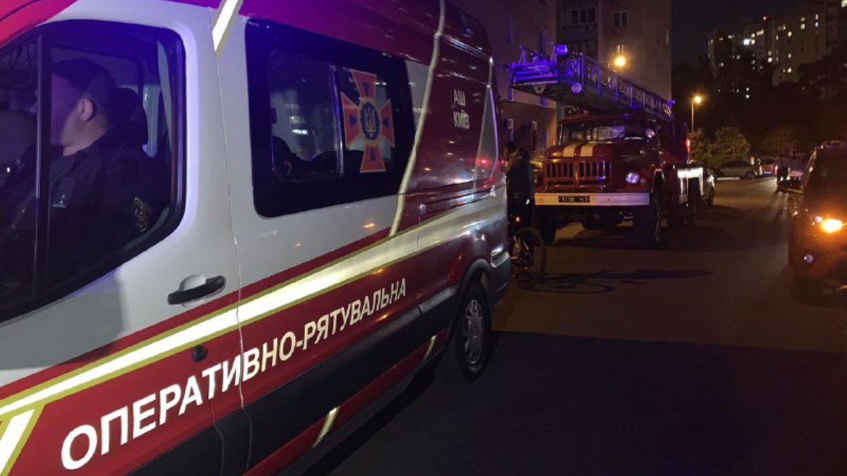 В Киеве отец поджег диван в комнате с 6-летним ребенком: мальчик умер