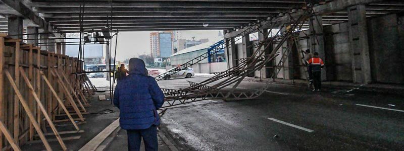 Обрушение под мостом на бульваре Гавела: подробности