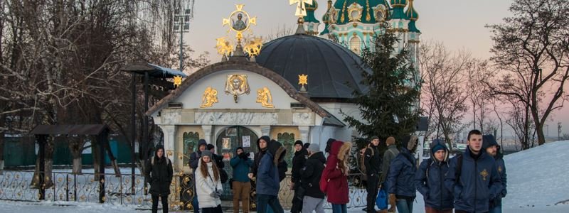 В Киеве националисты потребовали снести монастырь