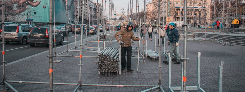 Даже власти не в курсе: на Майдане установили загадочные конструкции