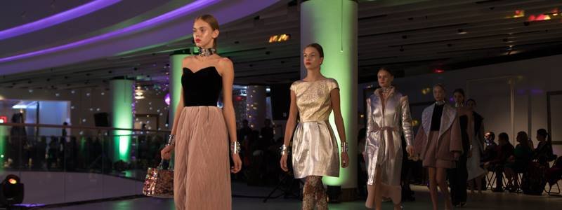 На финальном показе Ukrainian Fashion Week верхний этаж ЦУМа стал похож на звездное небо
