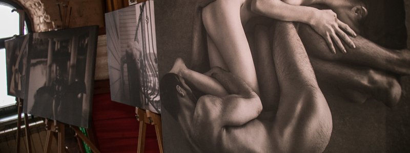 В Киеве провели эротическую фотовыставку и объявили кастинг для желающих обнажиться