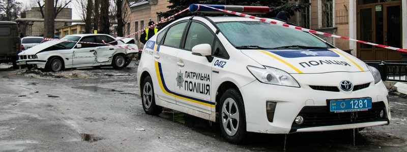 В Киеве BMW вылетел на тротуар и сбил насмерть женщину