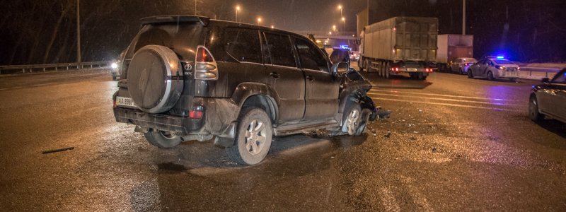 Под Киевом из-за лихого маневра пьяного водителя мужчина попал в больницу