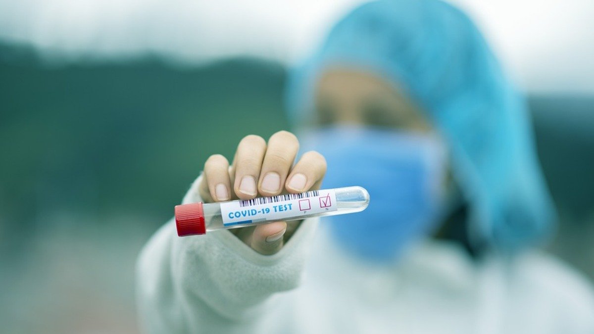 В Украине за сутки снова более 7 тысяч новых случаев коронавируса