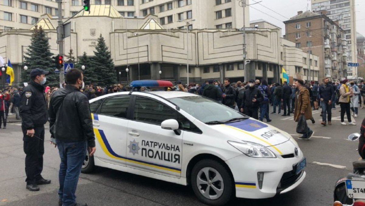 В Киеве из-за протеста под Конституционным судом перекрыли движение