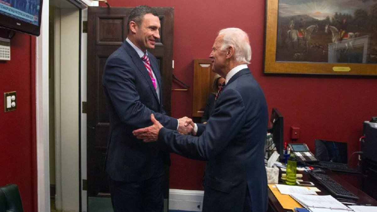 Виталий Кличко поздравил Джо Байдена с победой на выборах Президента США