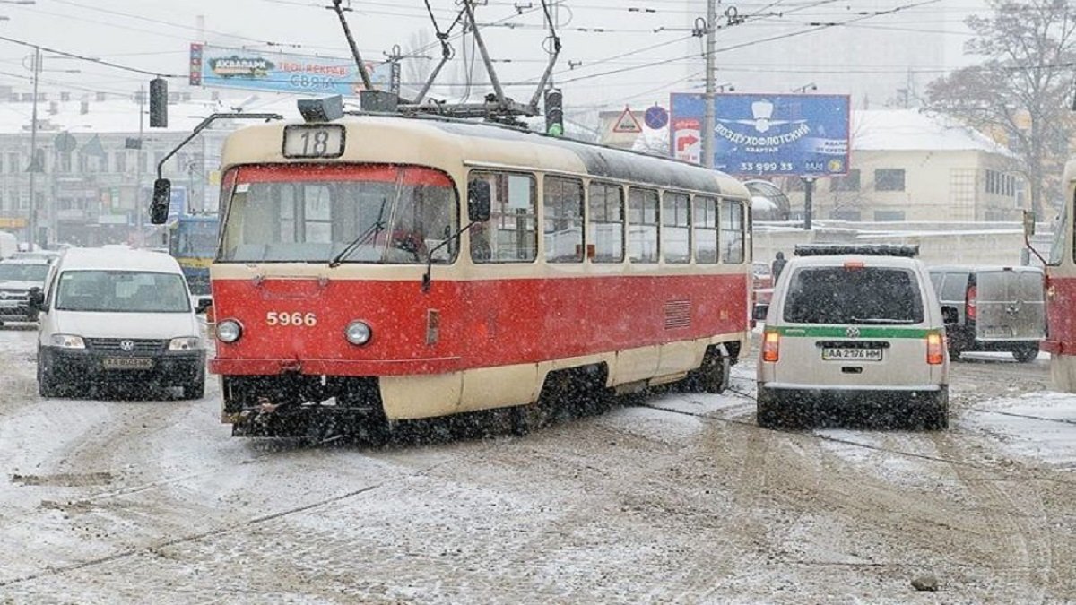 В Киеве сократят режим работы некоторых маршрутов транспорта: список