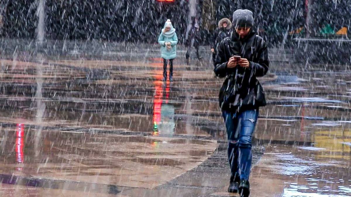 Погода на 14 декабря: в Киеве утренний снег к вечеру превратится в дождь