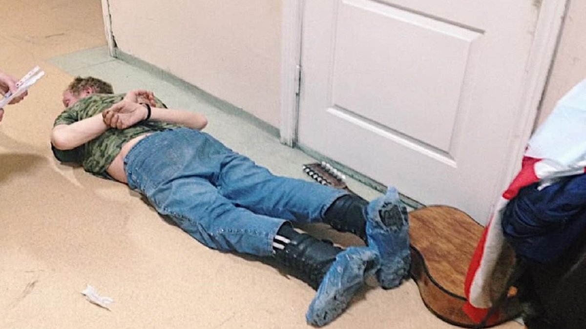 В Киеве пьяный мужчина с гитарой ворвался в операционную