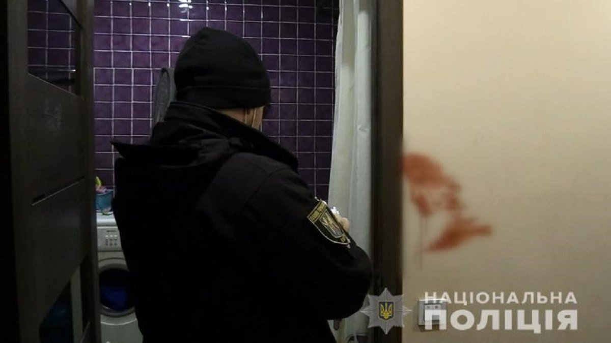 В Киеве 18-летний парень пришел в гости к другу и проткнул ему ножом шею