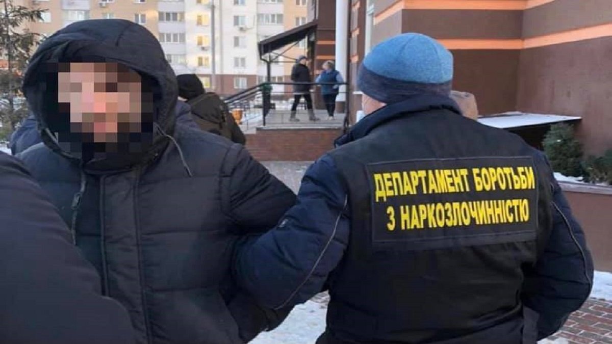 В Киеве мужчина продавал поддельные справки о COVID-19