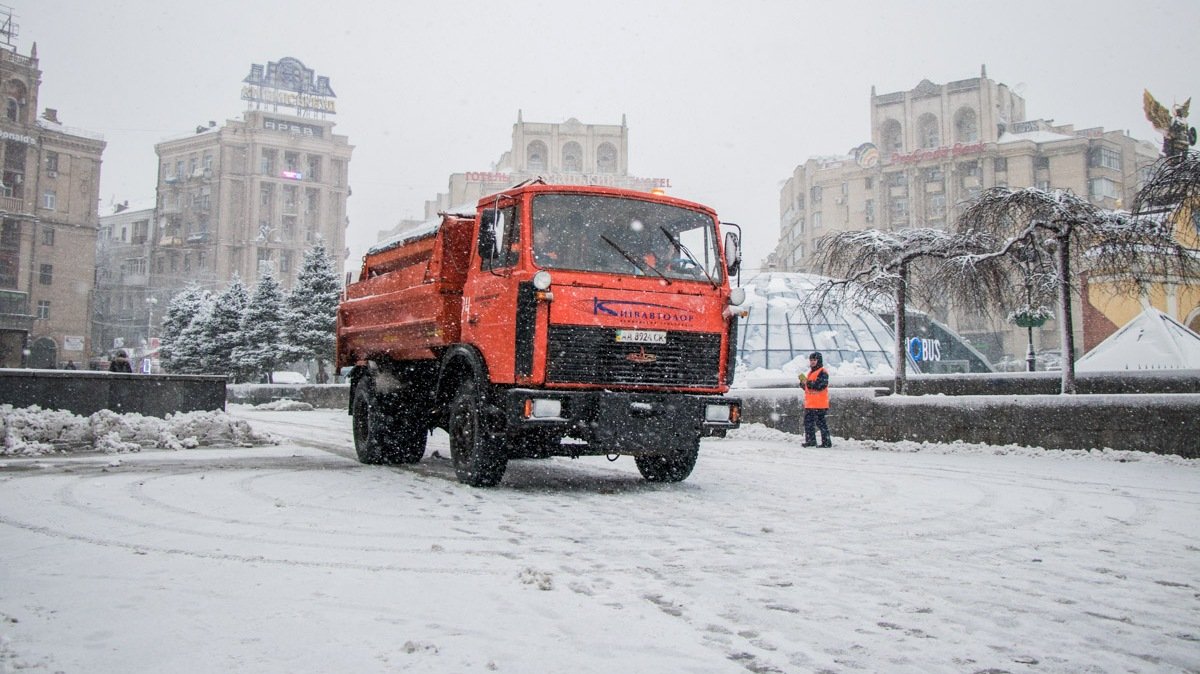 На Киев надвигается непогода: коммунальщики готовятся к ухудшению условий