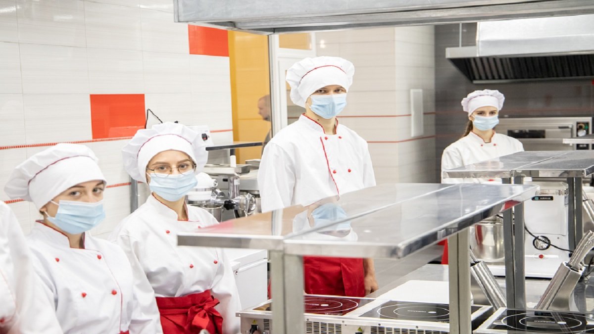 В Киеве почти за 6 миллионов модернизировали ПТУ, чтобы студенты учились кулинарии и кейтерингу