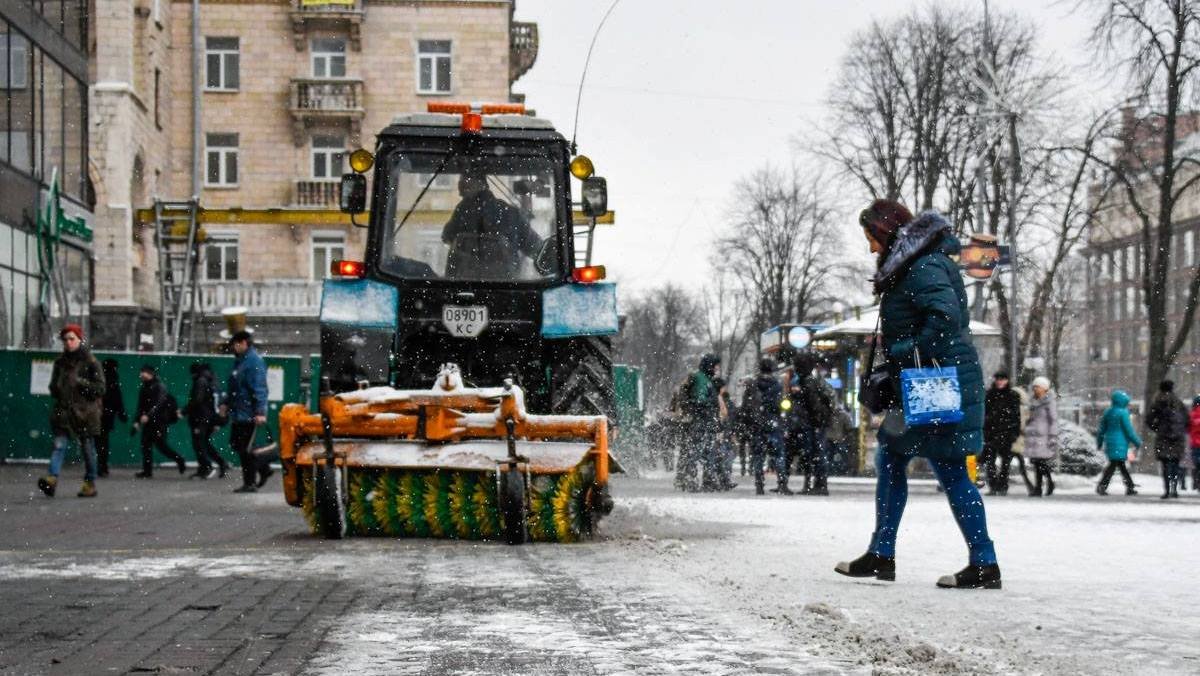 Снег в Киеве будет идти двое суток: «Киевавтодор» увеличил количество спецтехники для уборки