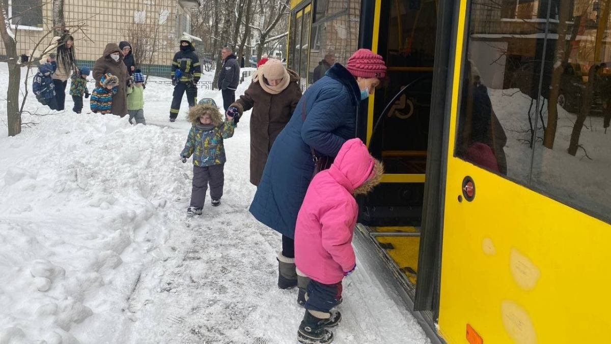 В Киеве загорелся детский сад: из здания эвакуировали 124 ребенка