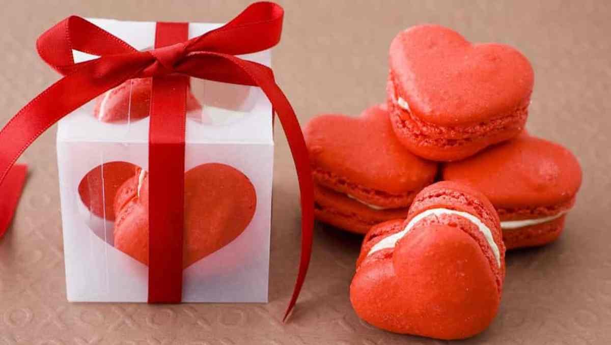 Поздравления с Днем святого Валентина 2021: короткие СМС в стихах на день влюбленных 14 февраля