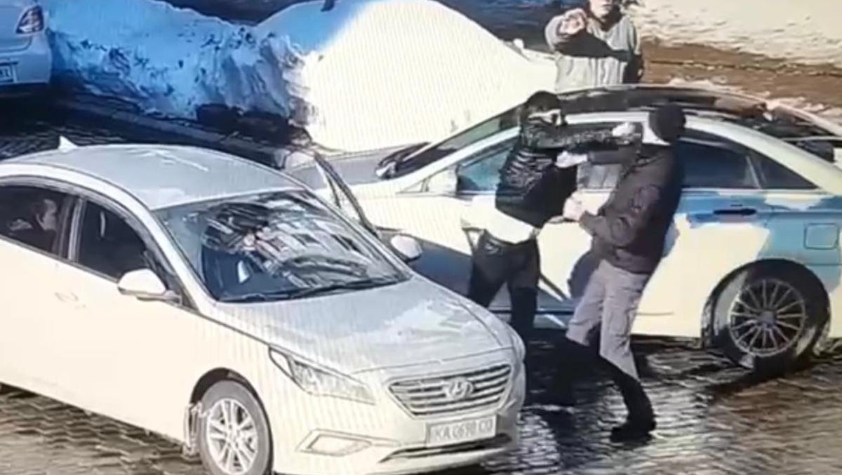 Водителя, который двумя ударами убил пешехода в Киеве, взяли под стражу