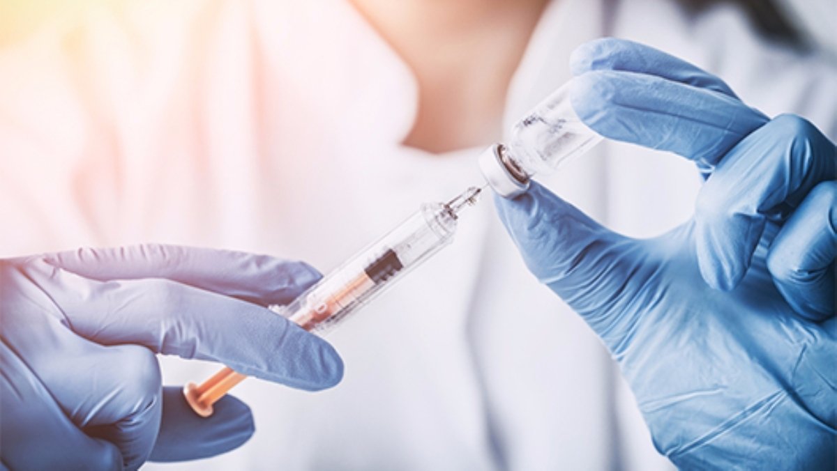 Киев получил вакцину от коронавируса: кто первый получит прививки