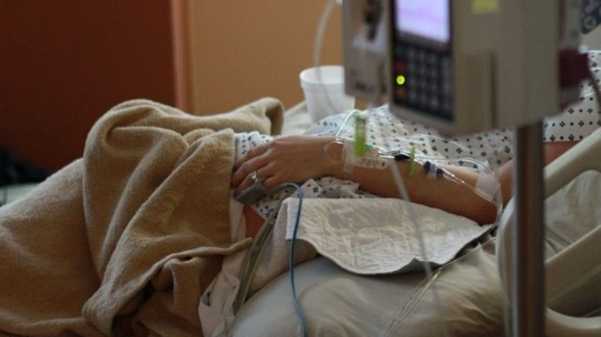 В Киеве от коронавируса за сутки умерло рекордное количество человек за месяц