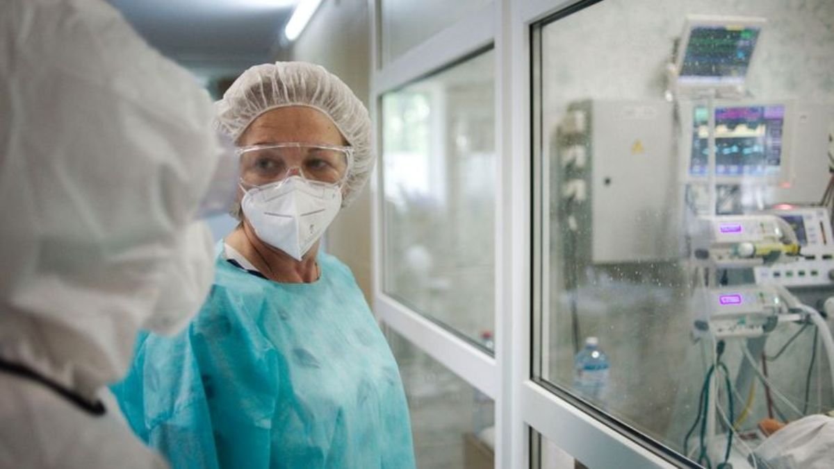 В больницах Киева 2700 больных коронавирусом в тяжелом состоянии