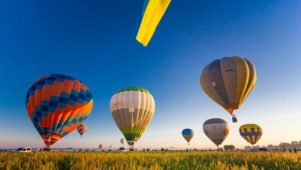 Фестиваль фоздушных шаров назвал новую дату проведения: когда и где можно полетать или сфотографировать с цветными гигантами в Киеве