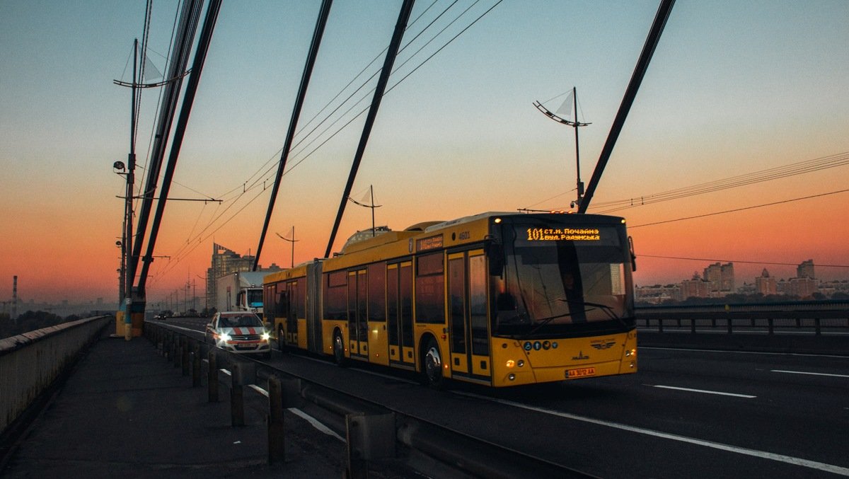 В Киеве на выходных меняют маршруты движения ряда автобусов: график и новые схемы