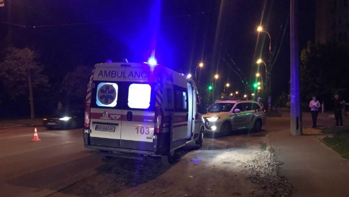 В Киеве на Теремках-2 в стельку пьяный водитель насмерть сбил женщину на пешеходном переходе