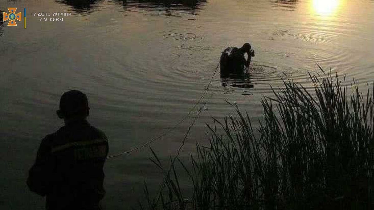 В Киеве пьяный парень утонул в озере