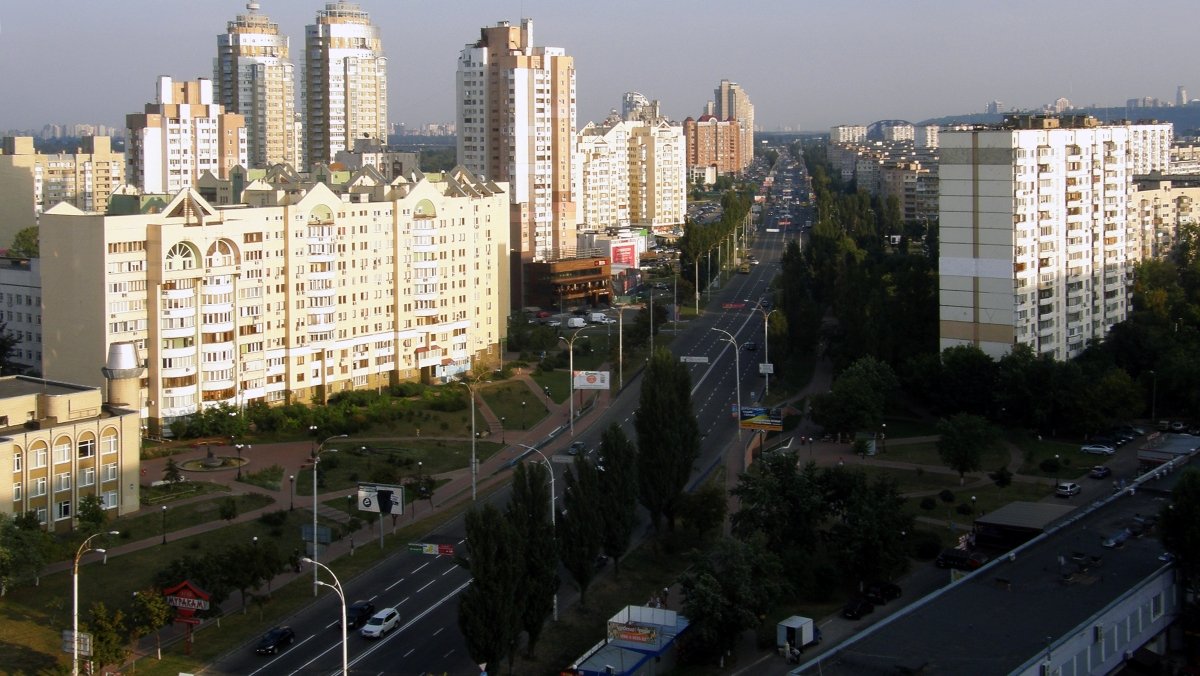 В Киеве на полтора месяца ограничили проезд по проспекту в Оболонском районе