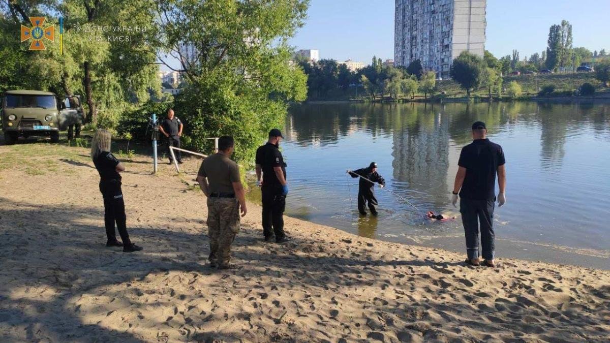 В Киеве из водоемов достали тела пяти человек:
