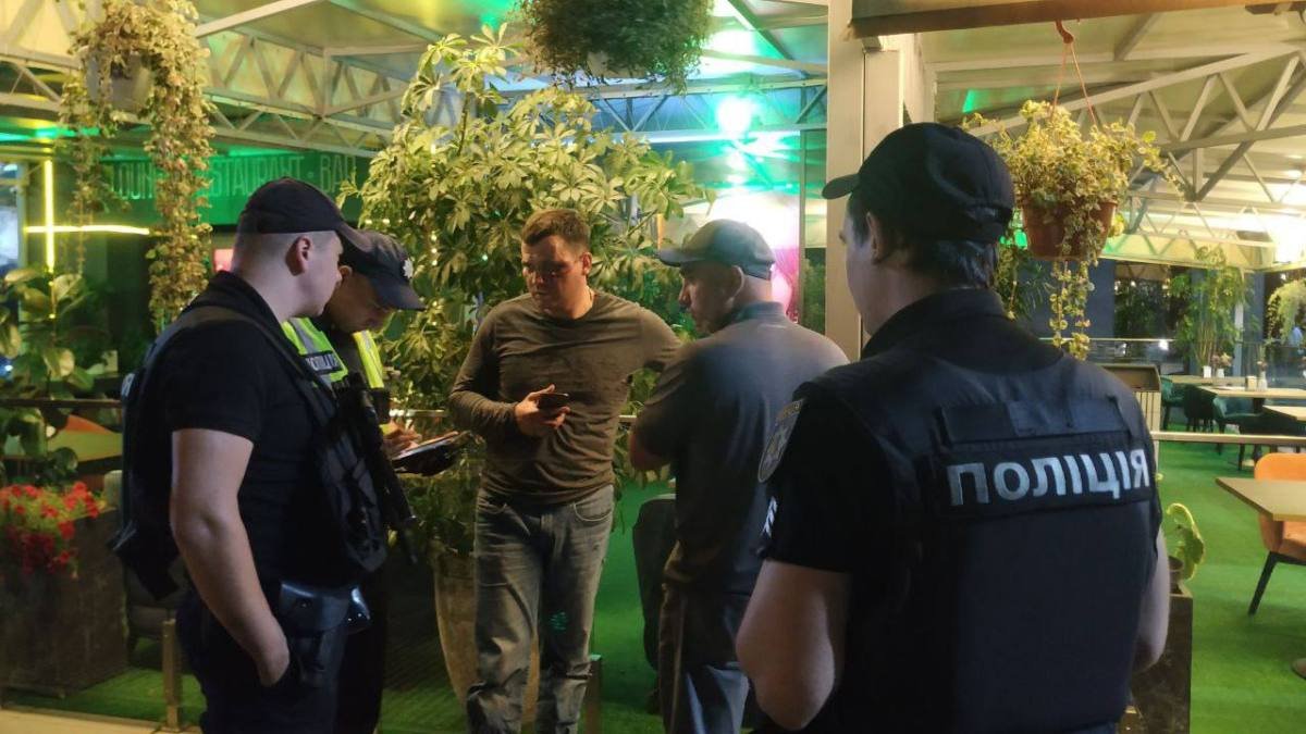 Стрельбу в ресторане SHEF устроил пьяный дончанин: подробности ночного происшествия в Голосеевском районе