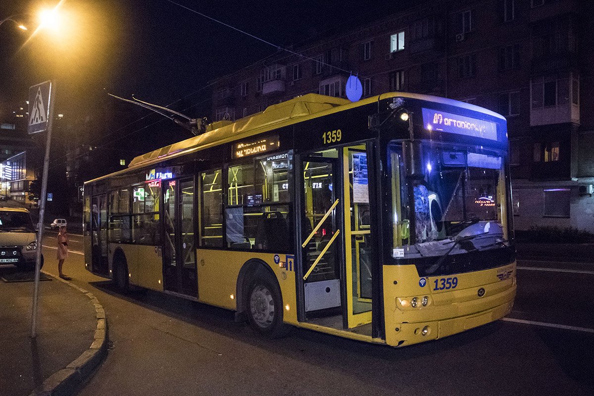 В Киеве на одну ночь меняют график работы общественного транспорта: где и почему
