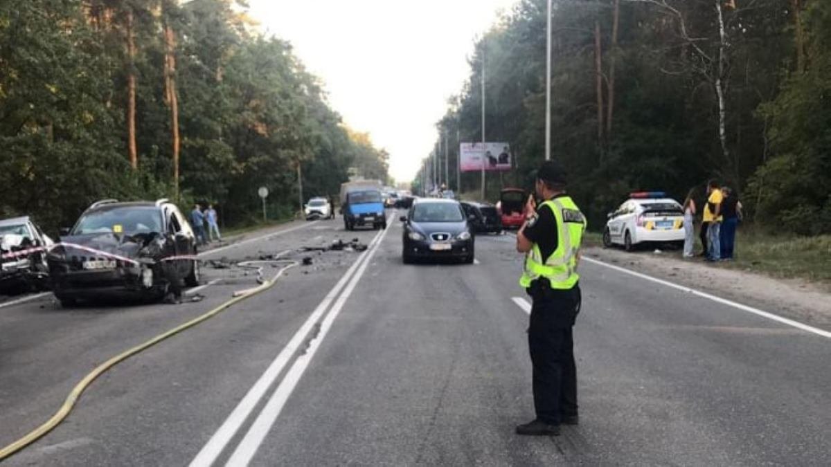 Масштабное ДТП на Столичном шоссе в Киеве: виновника аварии взяли под стражу