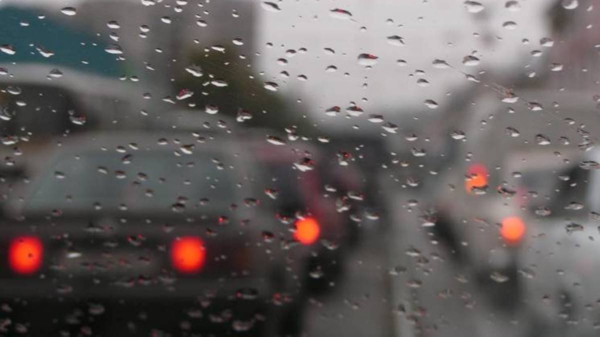 Из-за дождя Киев сковали пробки: какая ситуация на дорогах и куда лучше не ехать