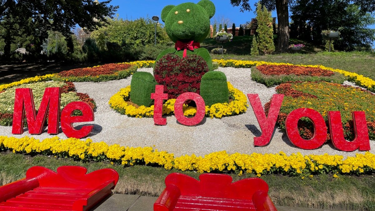 Где в Киеве сделать яркие фото среди цветочных единорогов и купидонов