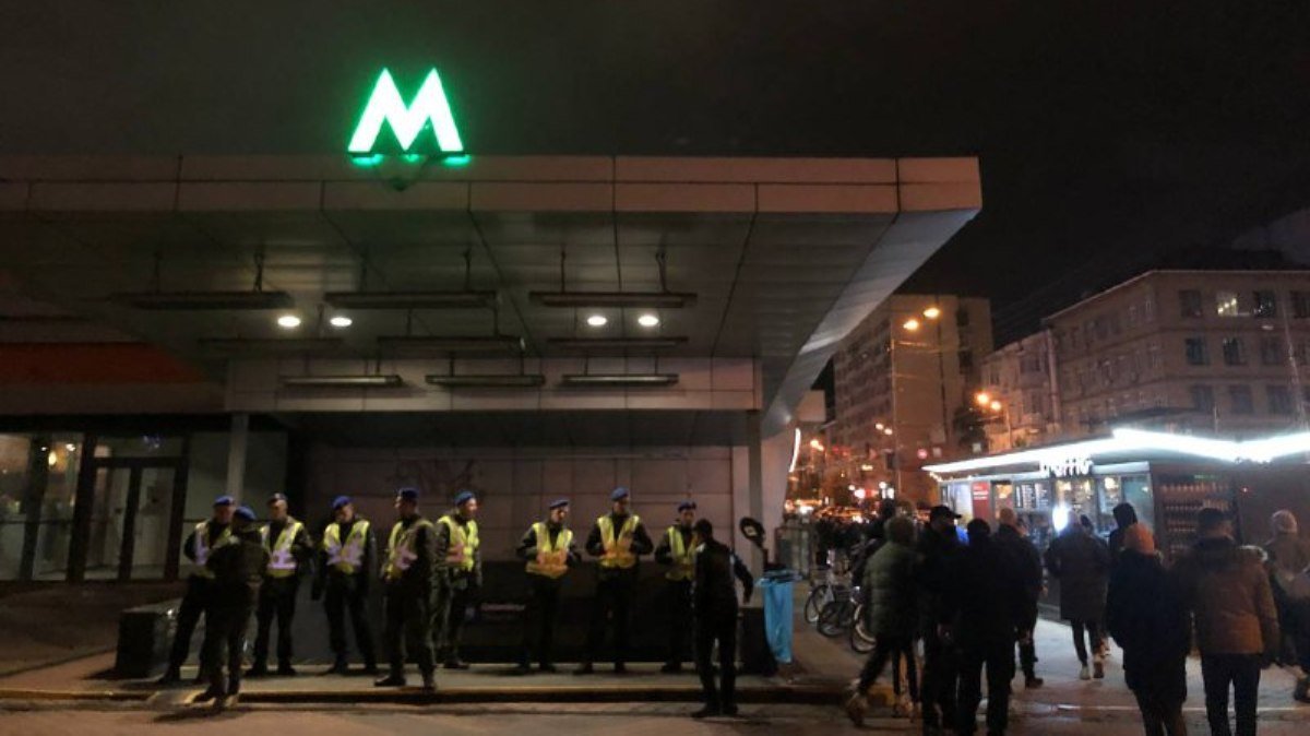 В Киеве ограничивают работу центральных станций метро: причина