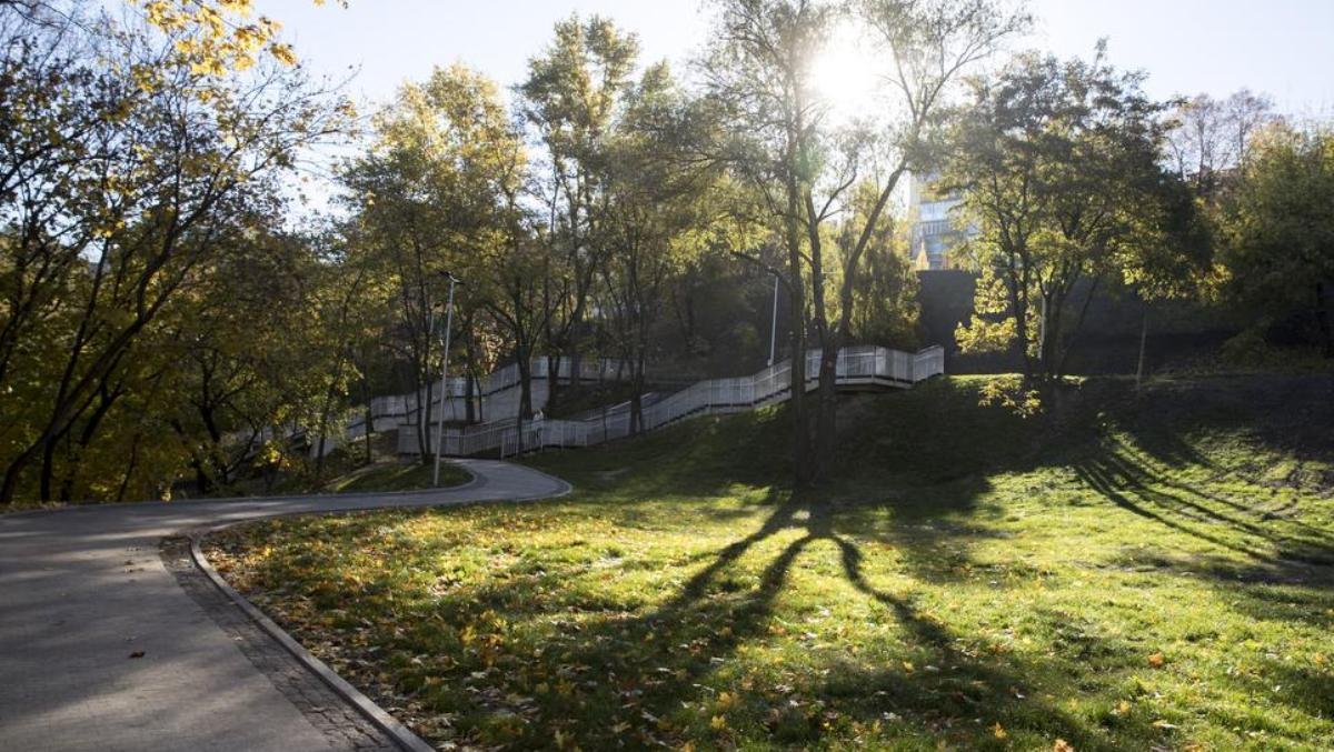 В Киеве после реконструкции открыли вторую очередь Пейзажной аллеи: что изменилось