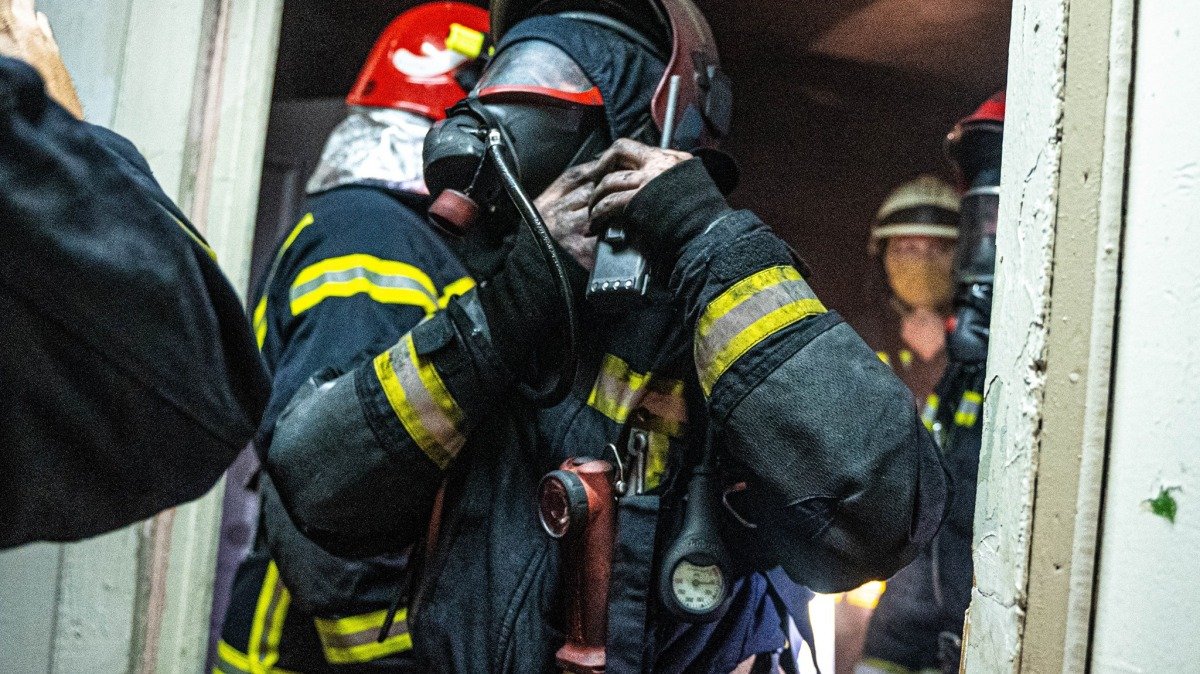 В Киеве во время пожара в многоэтажке умер мужчина