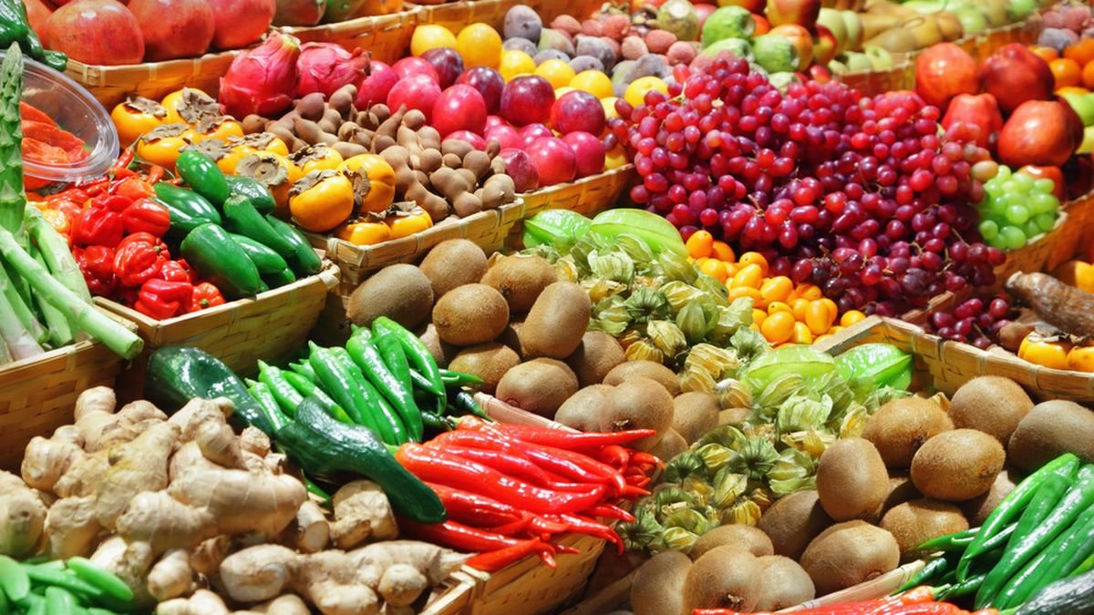 Где в Киеве купить свежие фрукты, овощи и мясо возле дома: адреса