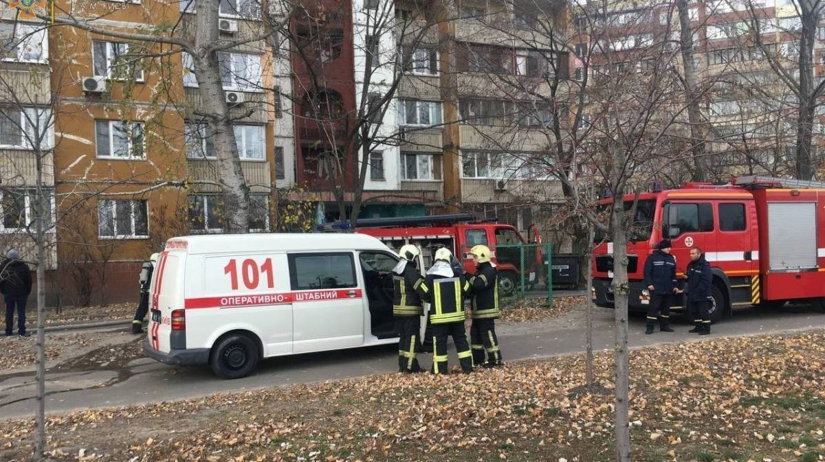 В Киеве в горящей 16-этажке погиб мужчина
