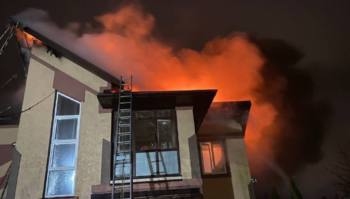 В Подольском районе Киева горел жилой дом