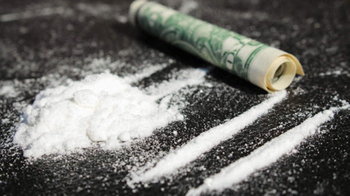 В Киеве бывшие оперативники продавали кокаин и метадон
