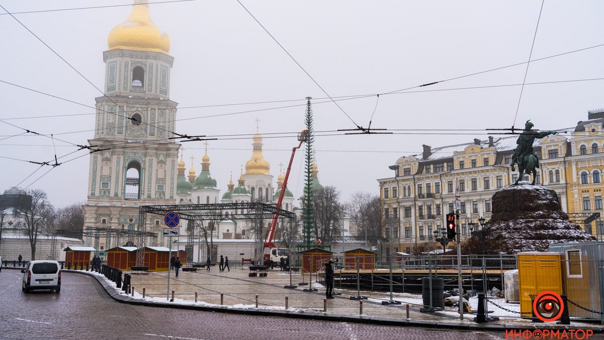 Главный новогодний городок Украины: как сейчас выглядит Софийская площадь в Киеве