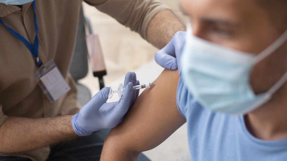 Сколько человек вакцинировались от коронавируса в Киеве