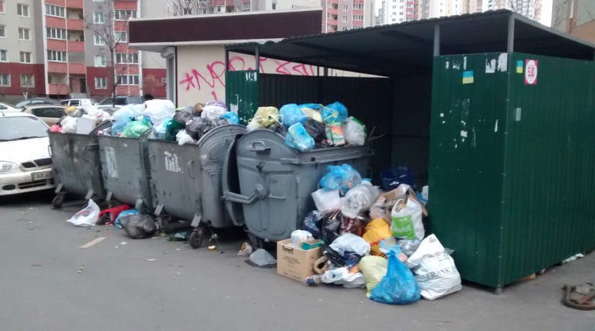 В Киеве за новогодние дни из города вывезли горы мусора: на 15% больше обычного объема