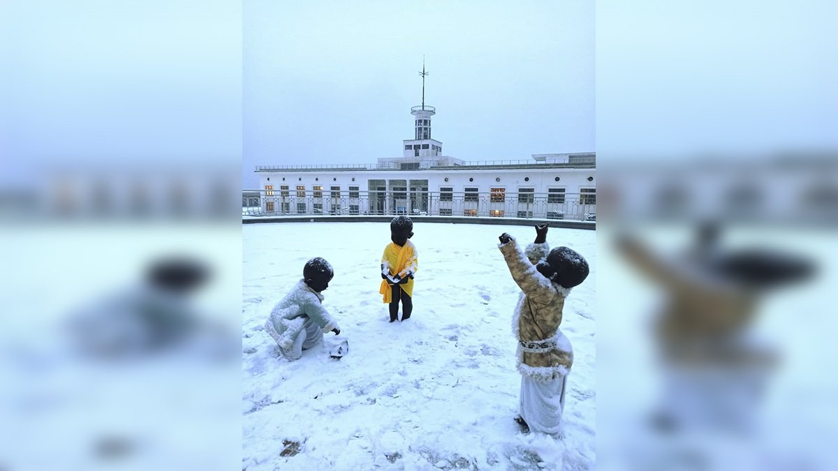 Малышей-основателей Киева нарядили в тёплую одежду